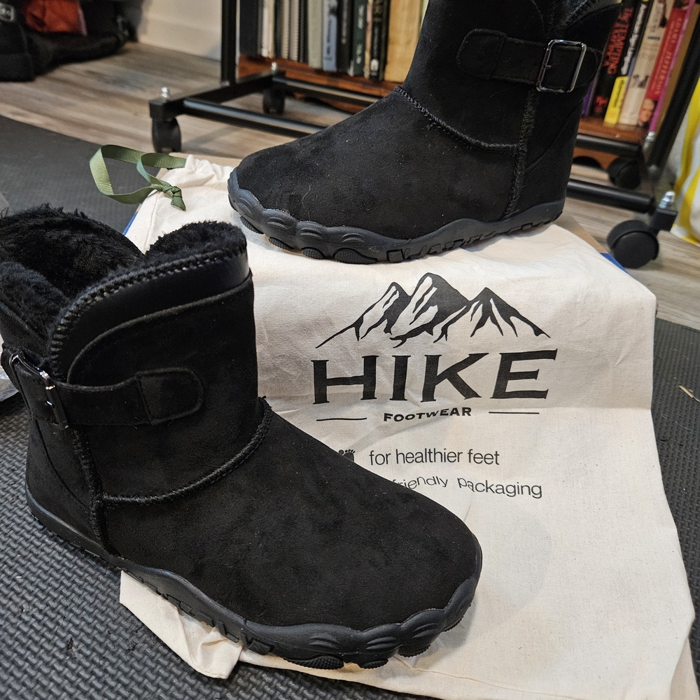 HIKE Footwear Women's Black Athletic Shoes